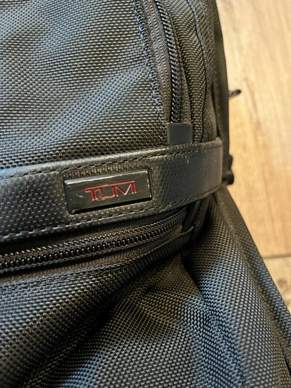 Tumi Alpha 2 expanded soft briefcase crossbody/handle bag